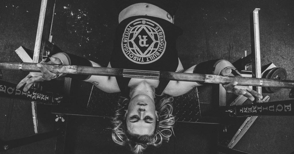 Potisak sa klupe za vežbanje